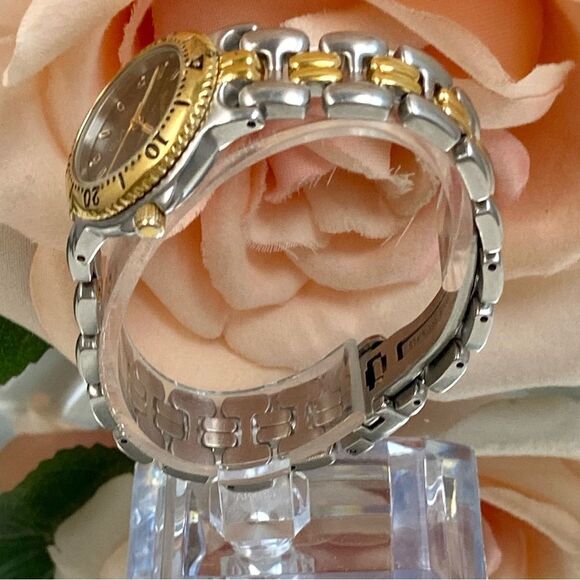 Vintage 1993 Bulova Marine Star Two-Tone German Quartz Ladies Diver Style Watch - Picture 5 of 15